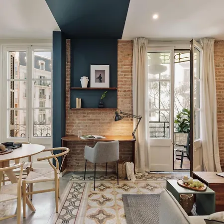 Cira - 2 Bedrooms And Balcony In De Gracia